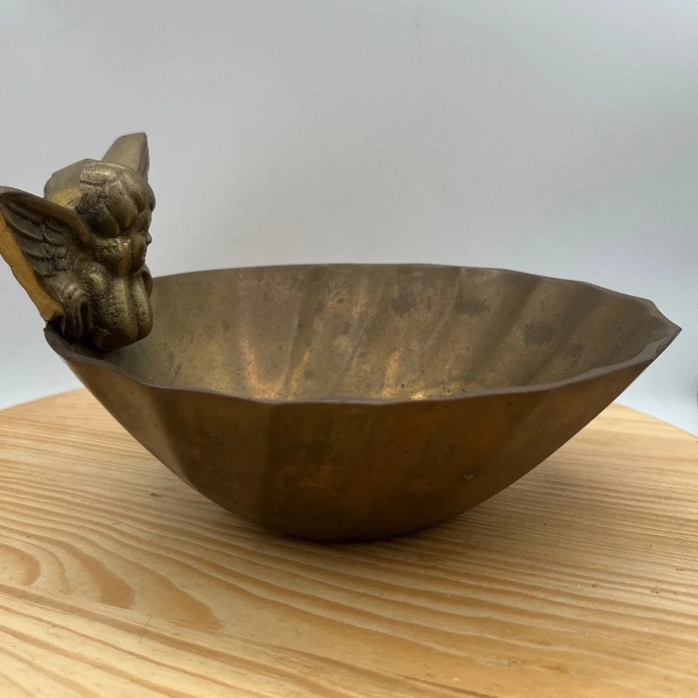Vtg Solid Brass Cherub Angel Scalloped Trinket Bowl India   Hollywood Regency